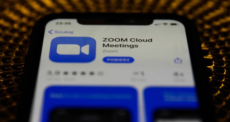 Privacidad y Zoom: Compañía enfrenta demandas por compartir datos con Facebook